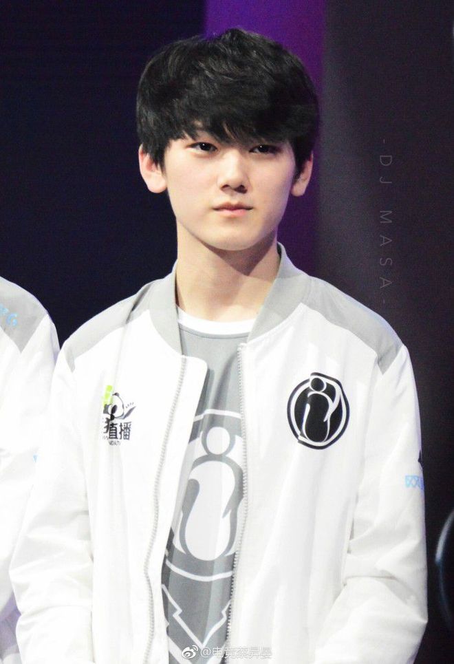 BIG EQUIPA 荣获 ESL Impact League 第8季冠军